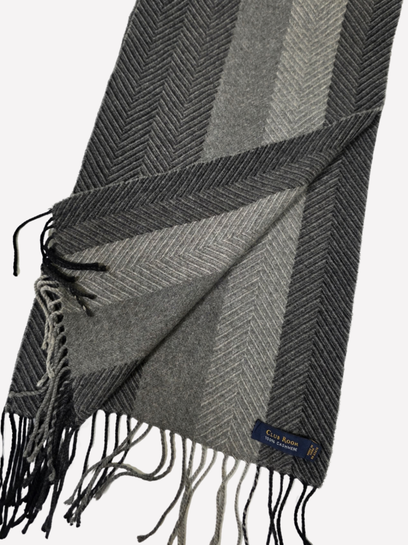 Club Room grey cashmere scarf - Image 2