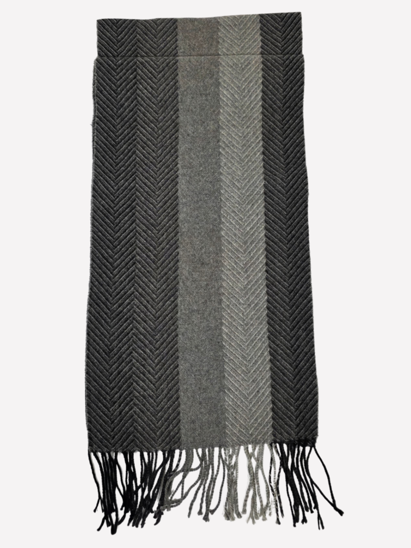 Club Room grey cashmere scarf - Image 3