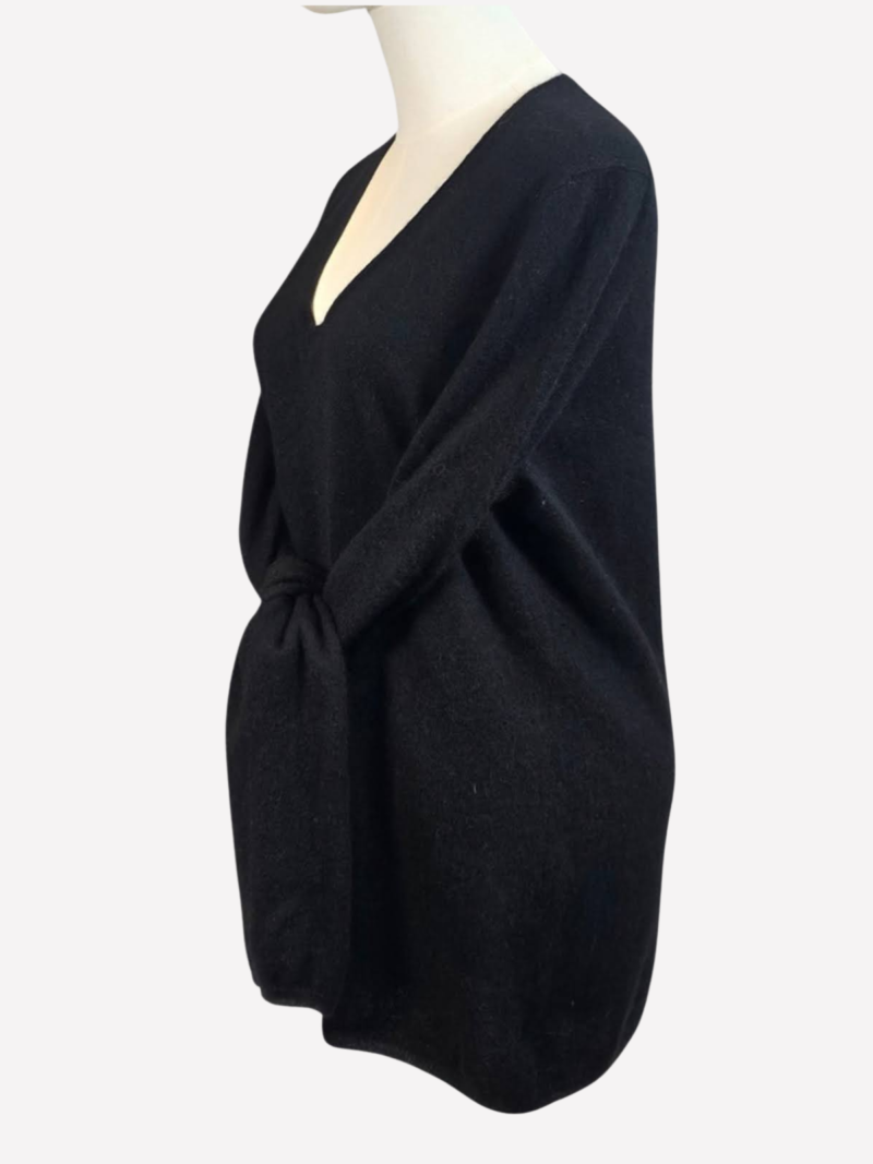 Lord & Taylor black cashmere sweater - Image 2