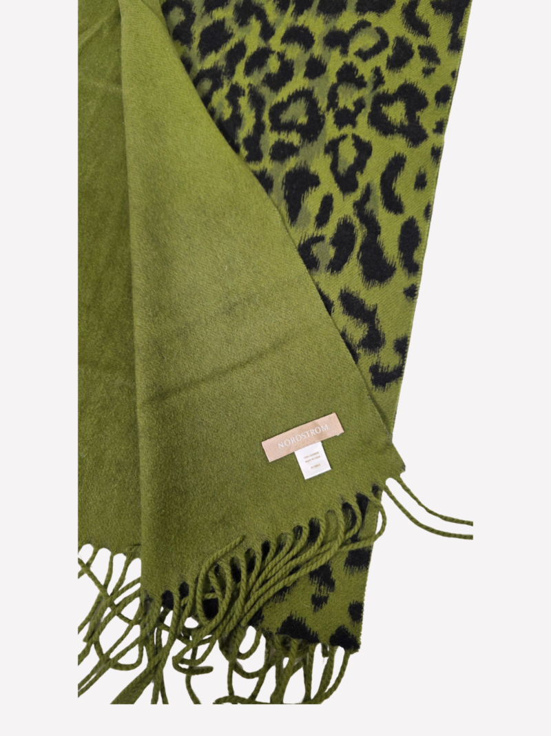 Nordstrom green animal-print cashmere scarf - Image 2